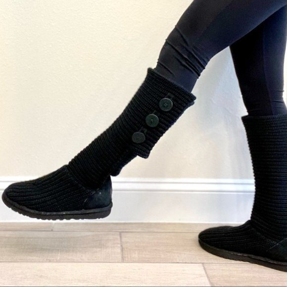 UGG Classic Cardy Black Knit Boots - Picture 4 of 15